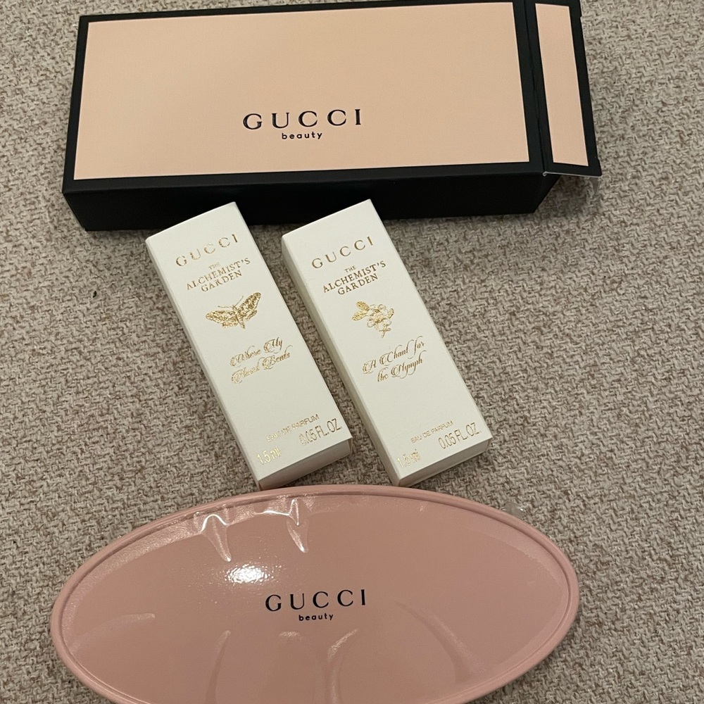 Gucci mirror with samples - new